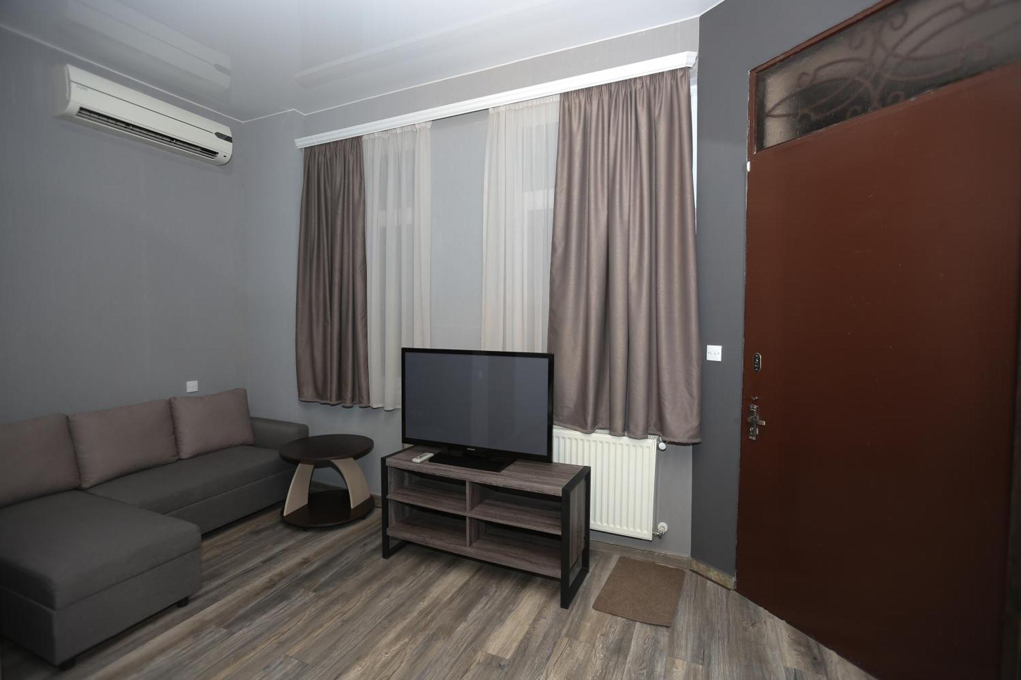 Urban By Umbrella Villa
